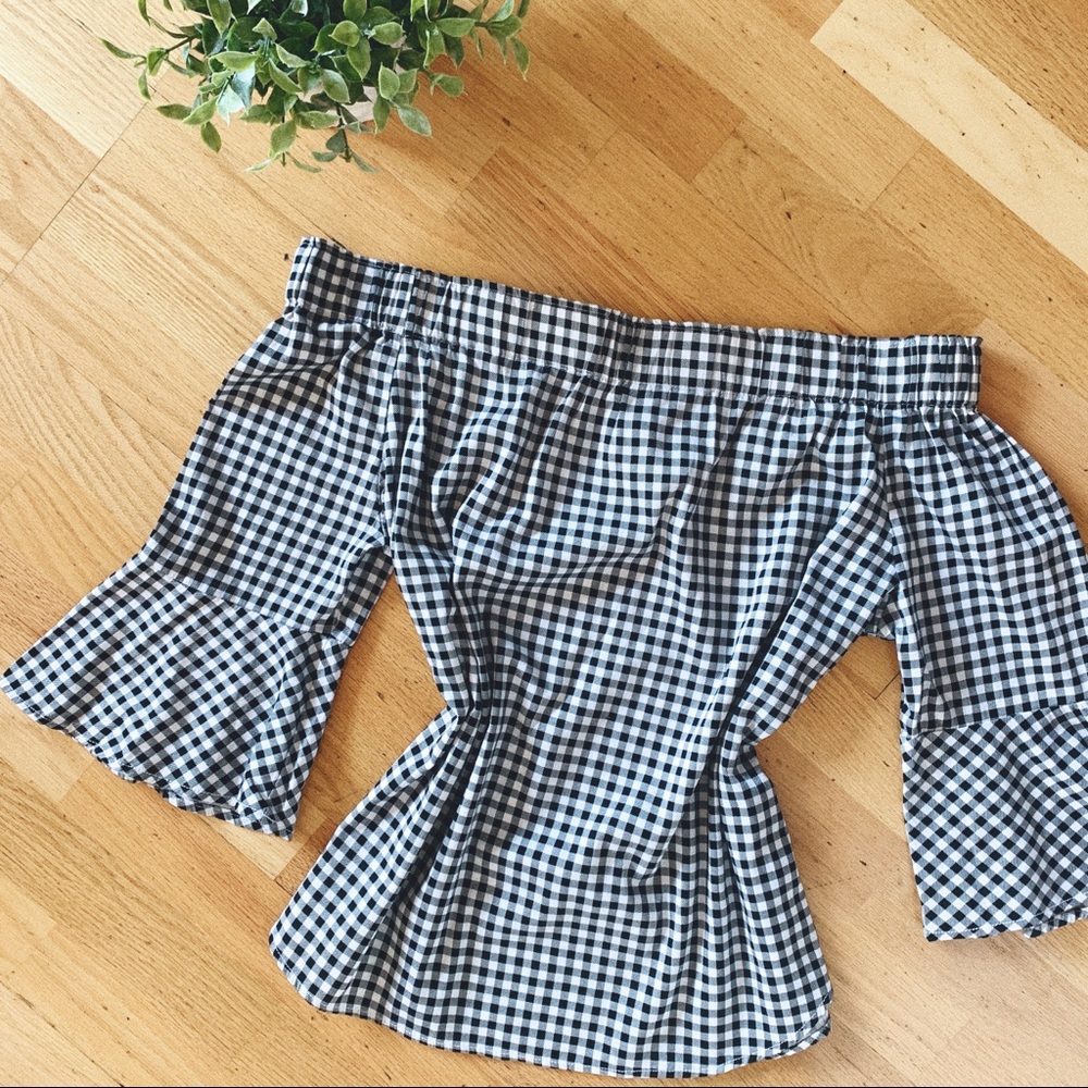 NWOT Off the shoulder gingham bell sleeve top